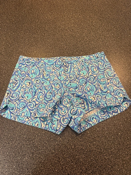 Lilly Pulitzer Pants - Lilly Pulitzer Blue and Teal Chasing Tail Swirl Print Adie Shorts - size 2